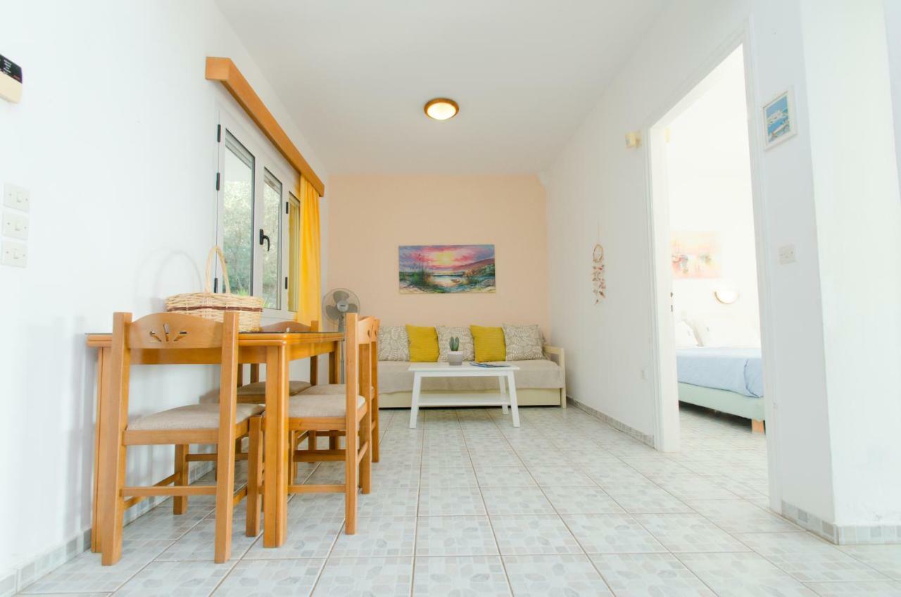 Natural Blue Green Apartment Almiros Beach 外观 照片